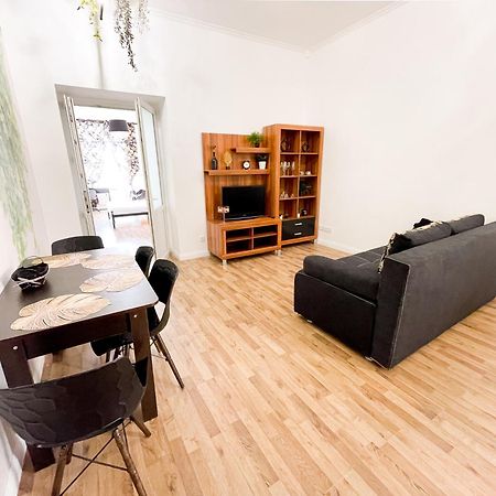 Charming Apartments In The Heart Of Lviv - Valova, Nasypna Str ภายนอก รูปภาพ