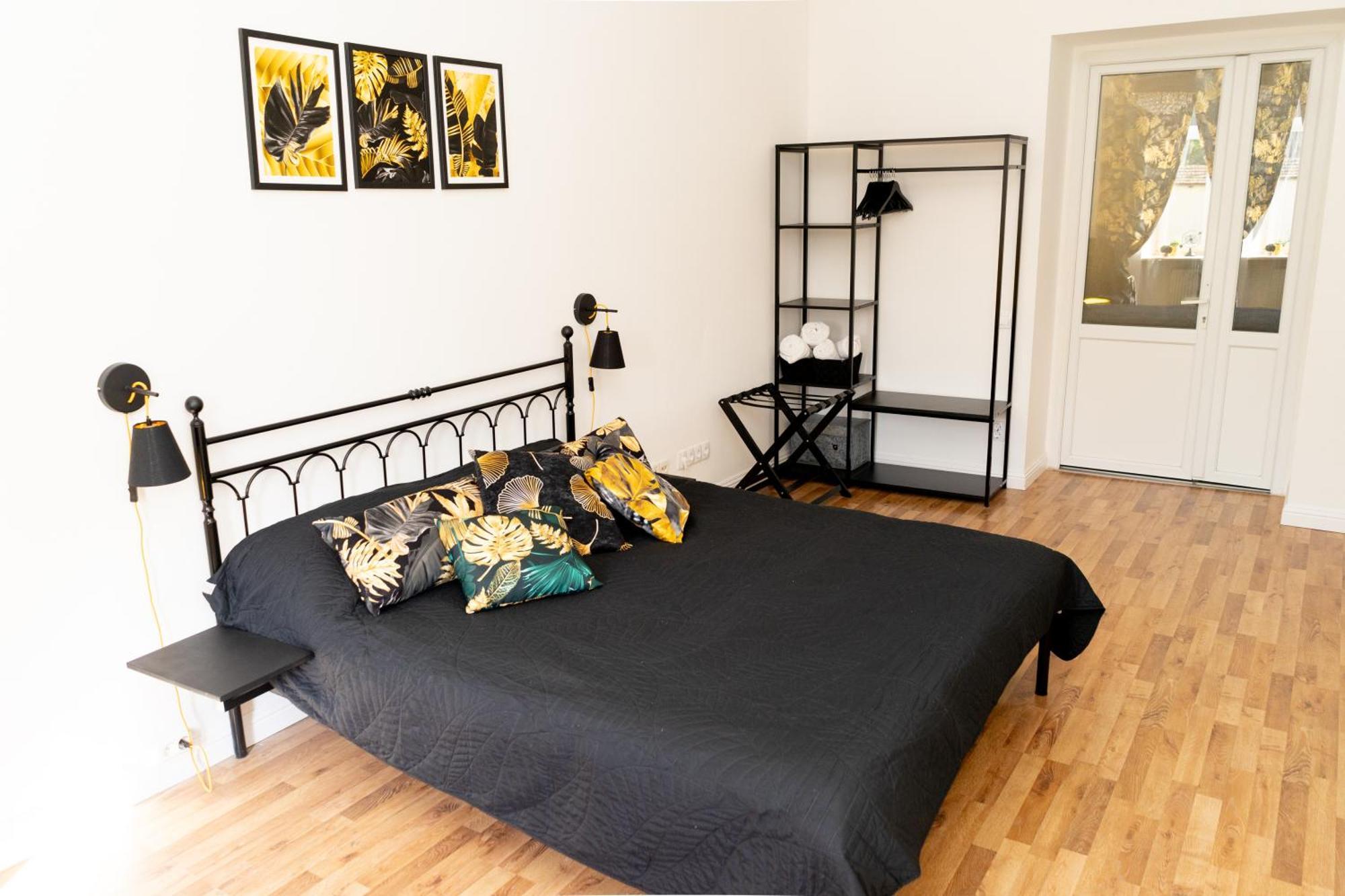Charming Apartments In The Heart Of Lviv - Valova, Nasypna Str ภายนอก รูปภาพ
