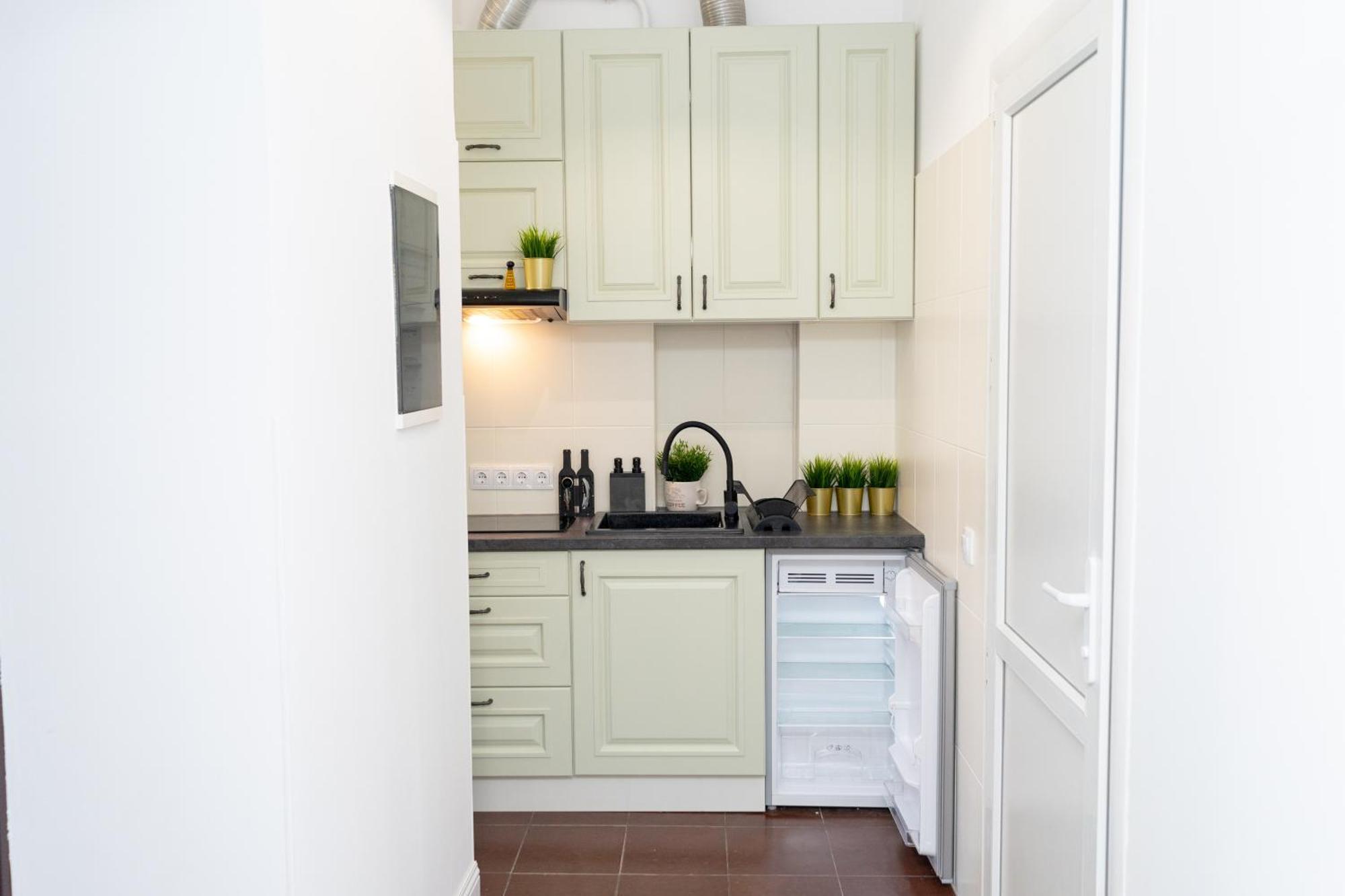 Charming Apartments In The Heart Of Lviv - Valova, Nasypna Str ภายนอก รูปภาพ